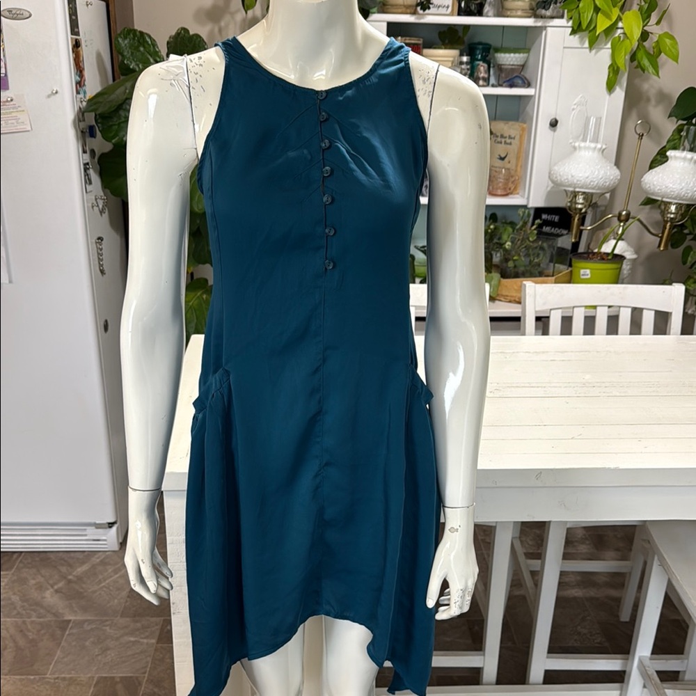 Mia melon size small, teal polyester, elegant, sleeveless keyhole, dress pockets